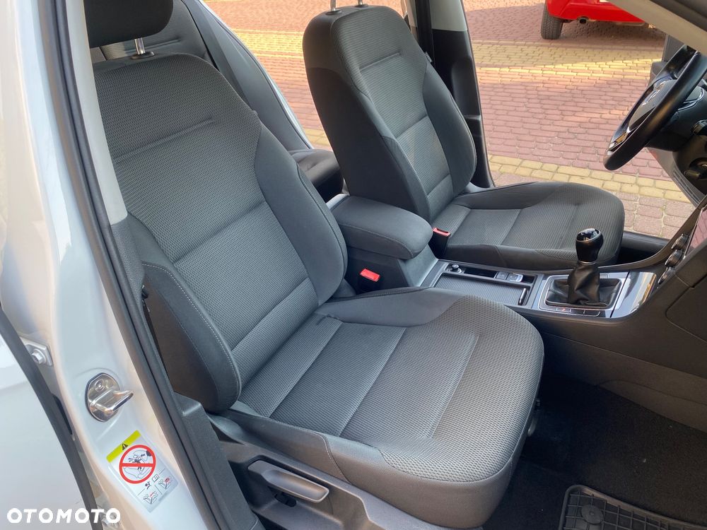 Volkswagen Golf 1.6 TDI BMT Highline - 24