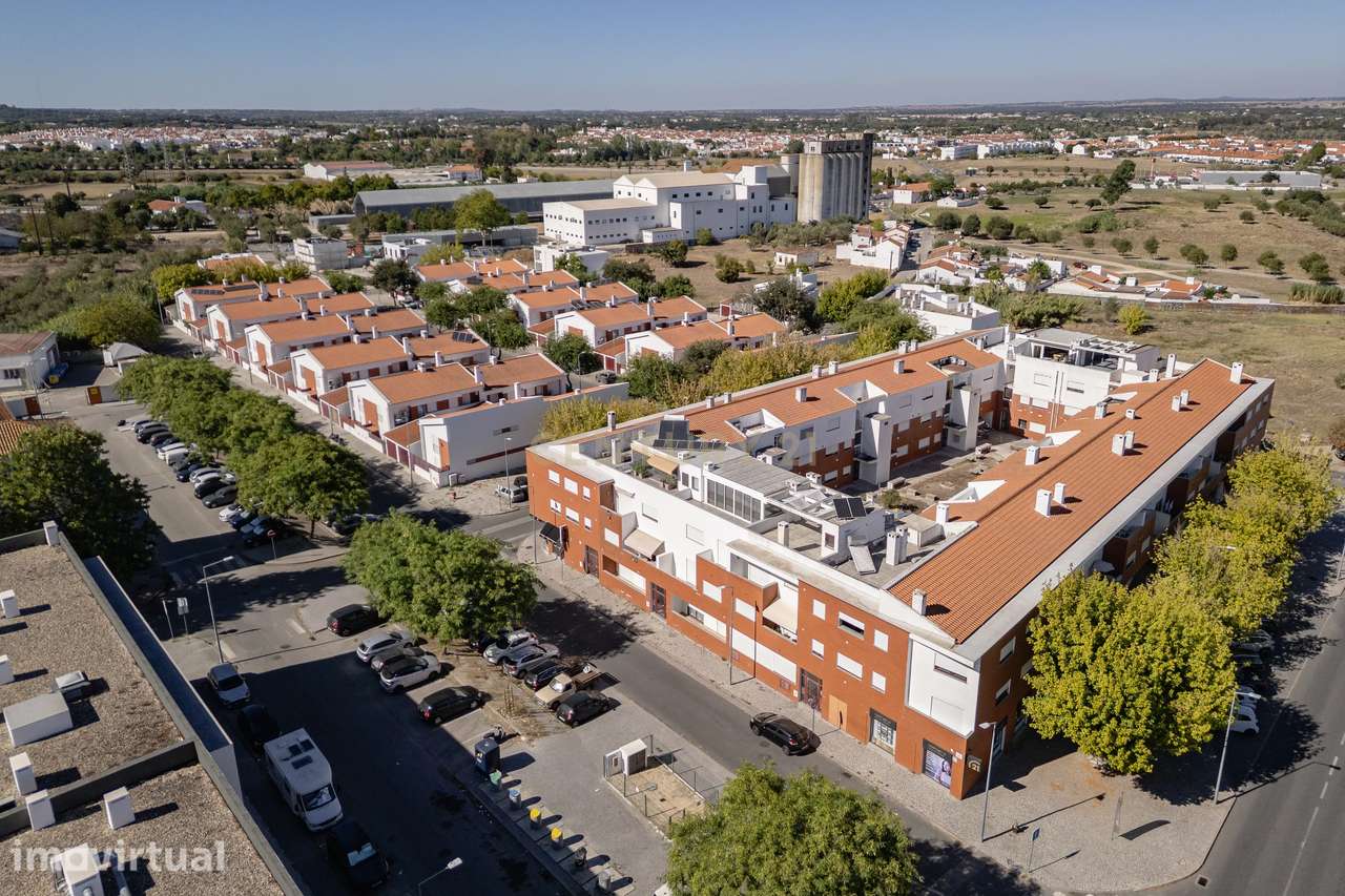 Apartamento T4 Duplex com varandas e Terraço - Lugar de Garagem na cav - Grande imagem: 3/37