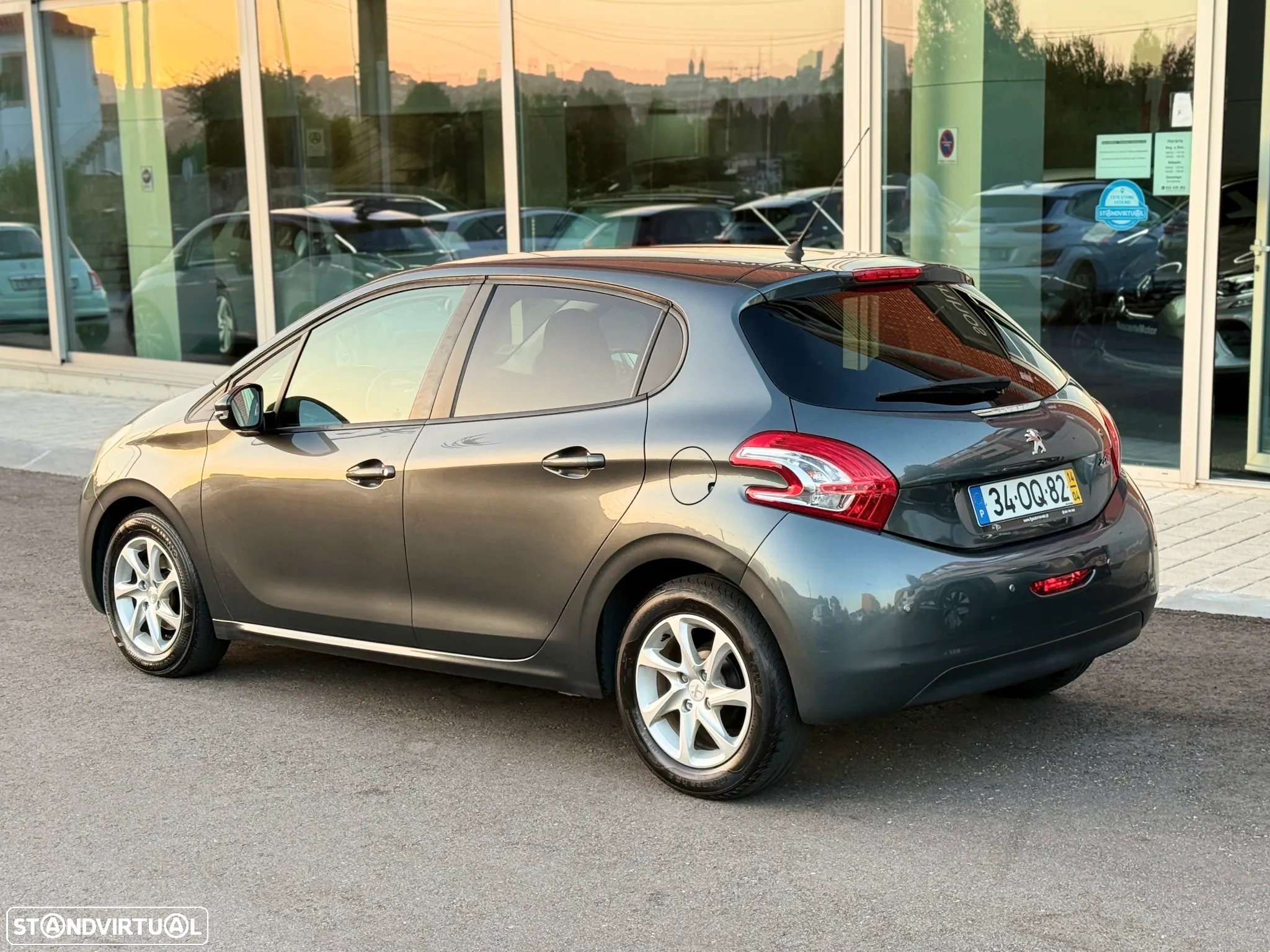 Peugeot 208 1.2 VTi SE Style - 12