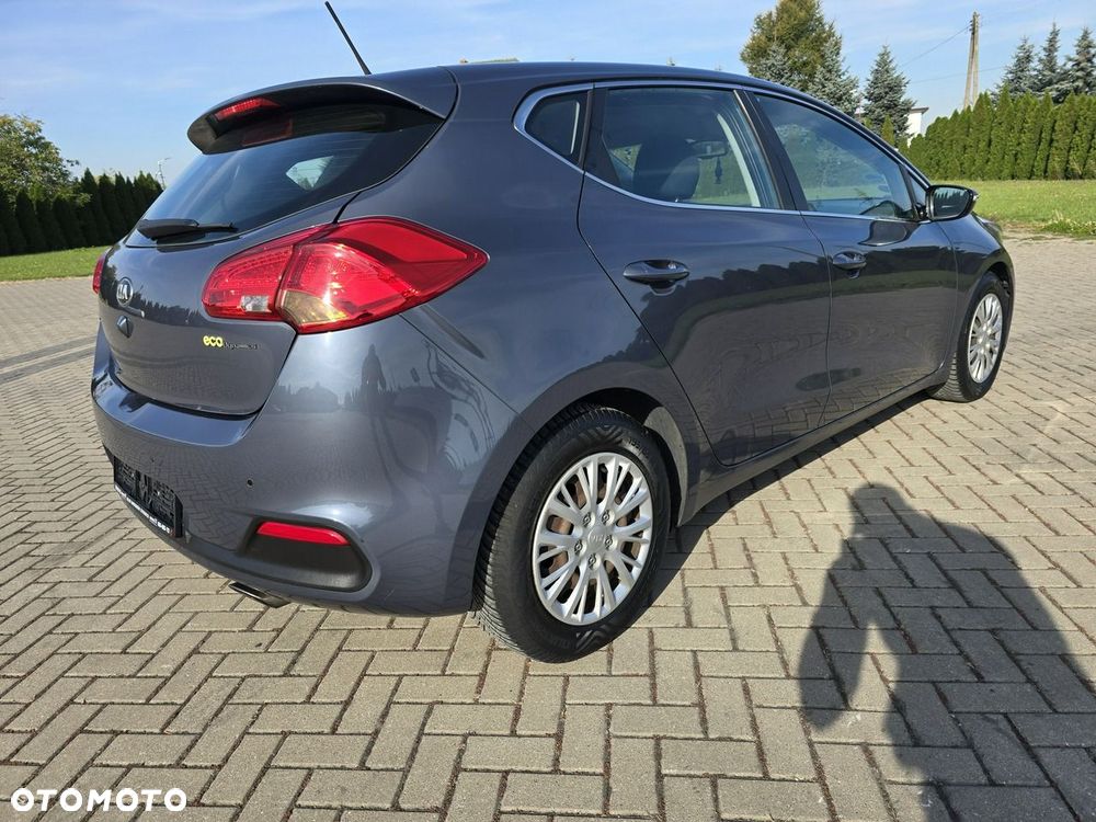 Kia Ceed - 10