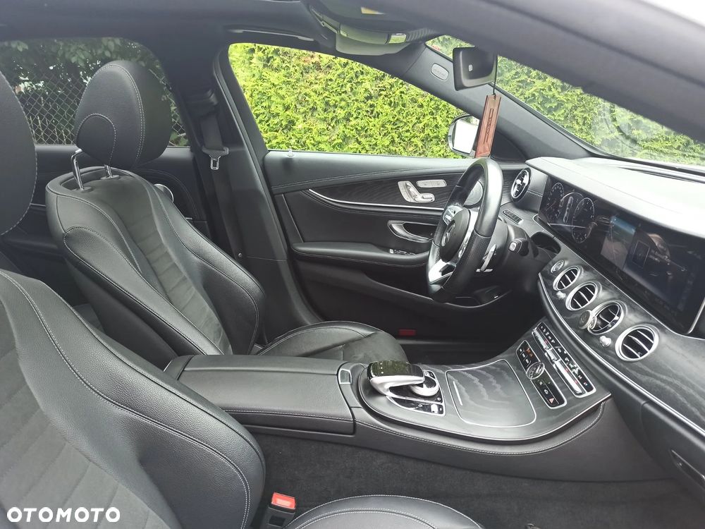 Mercedes-Benz Klasa E 200 4-Matic 9G-TRONIC - 13
