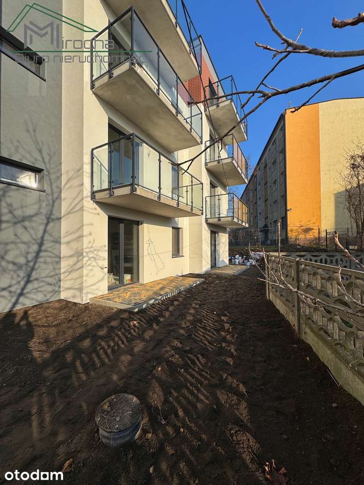 Parter, taras i ogródek — kawalerka w Jaworznie
