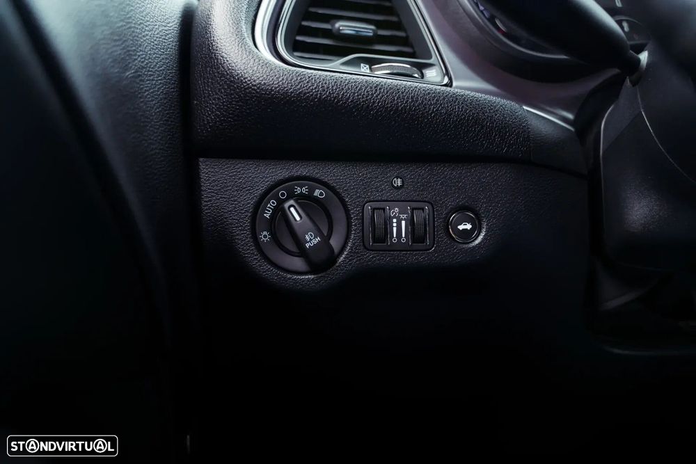 Dodge Challenger - 21