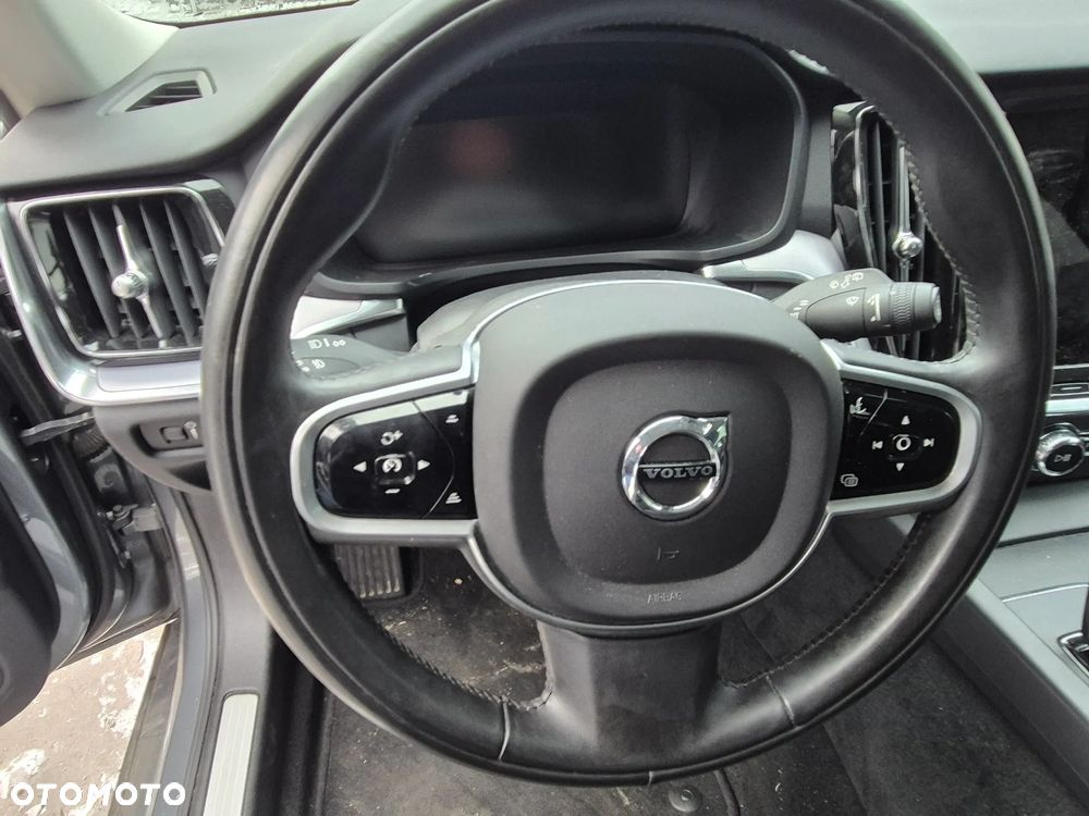 Volvo V60 B3 B Momentum Pro - 25