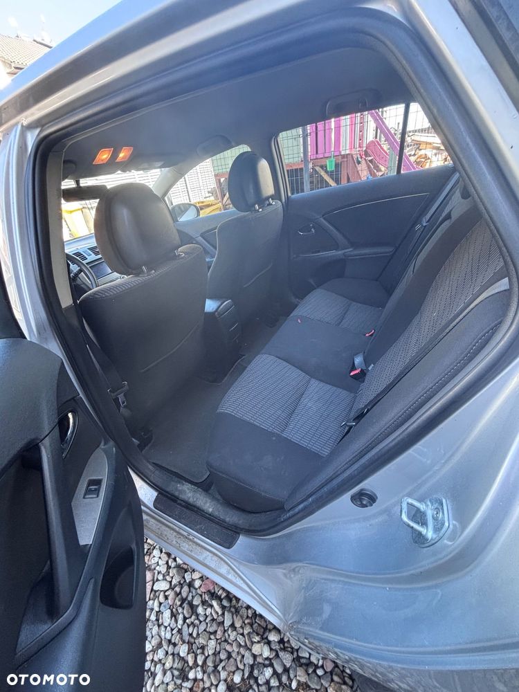 Toyota Avensis 2.0 D-4D 2010 - 6