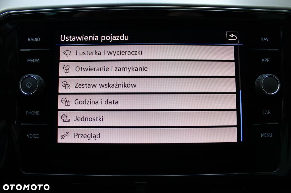 Volkswagen Passat - 22