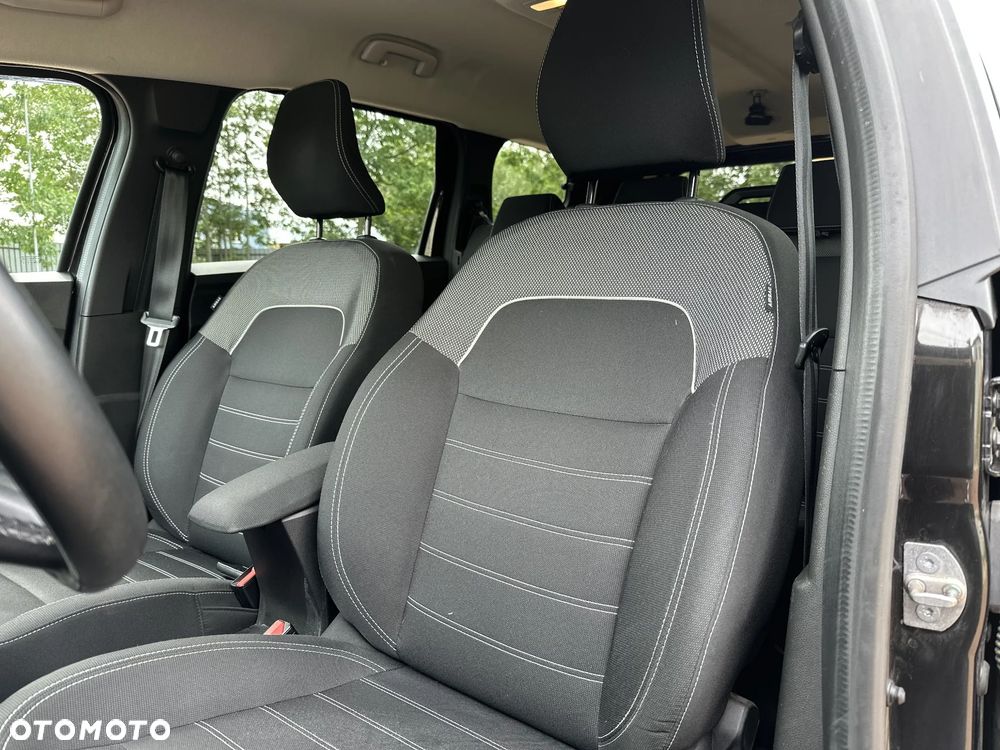 Dacia Jogger 1.0 TCe Comfort 7os - 12