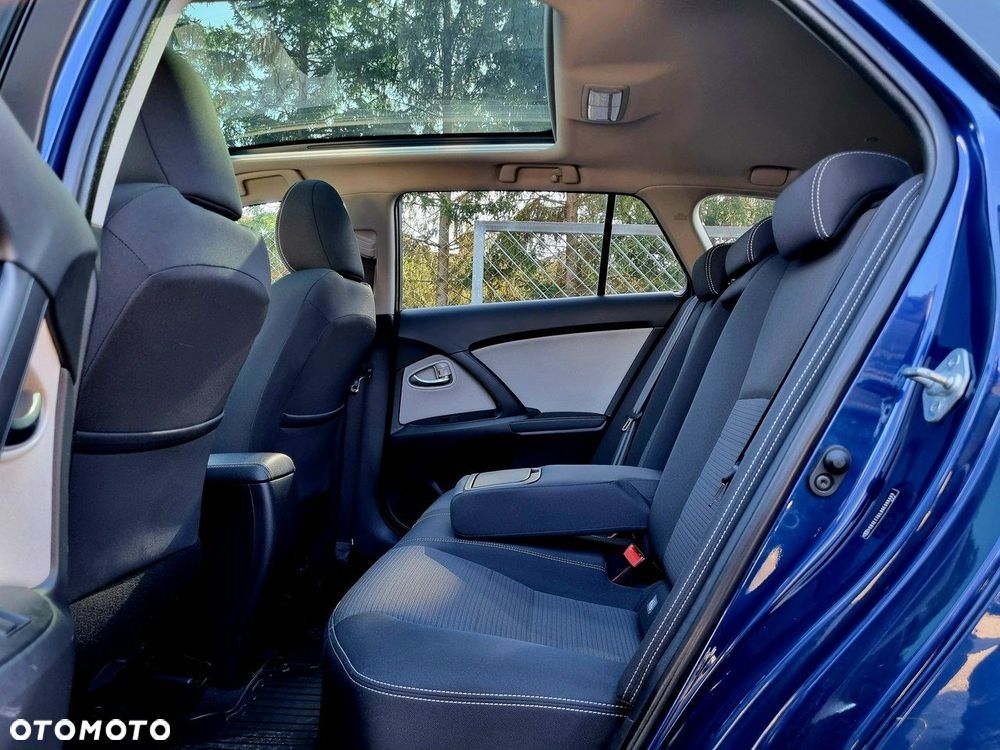 Toyota Avensis 2.0 D-4D Premium - 10
