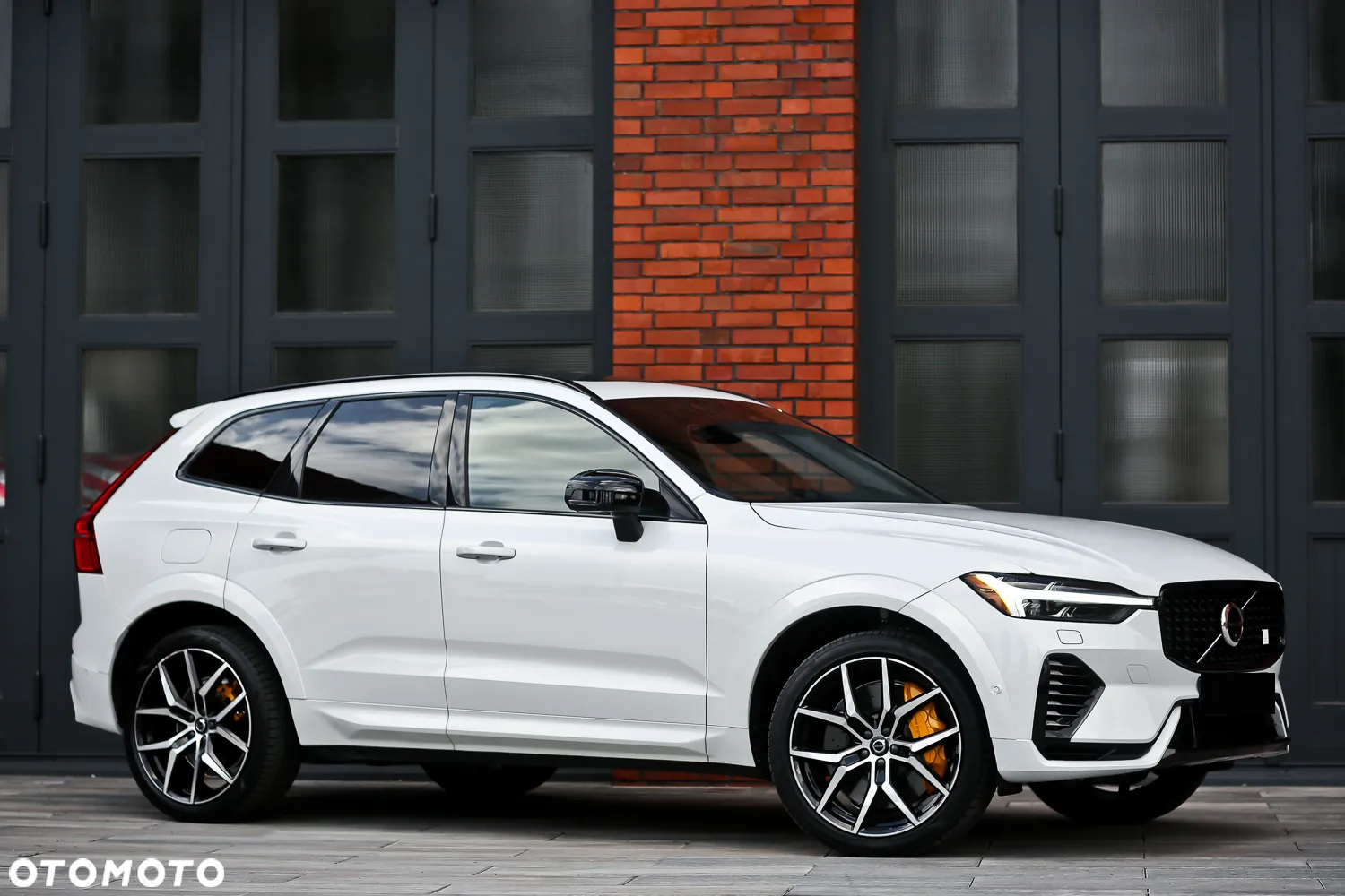 Volvo XC 60 T8 Plug-In Hybrid AWD Polestar Engineered - 2