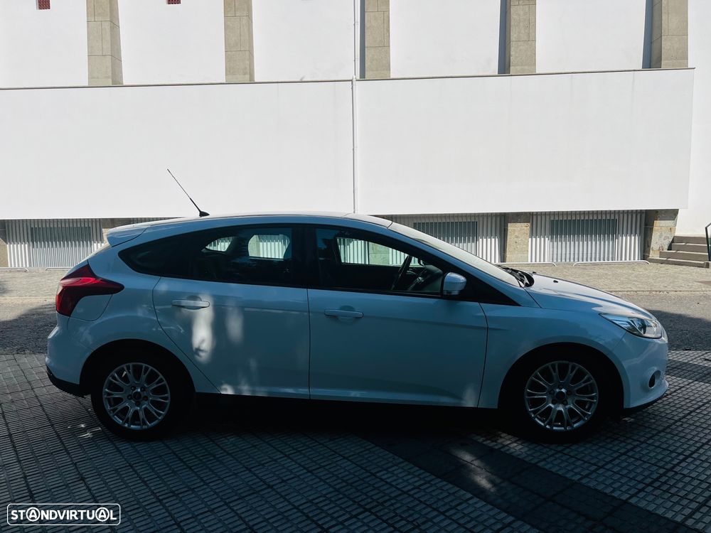 Ford Focus 1.0 SCTi Titanium - 5