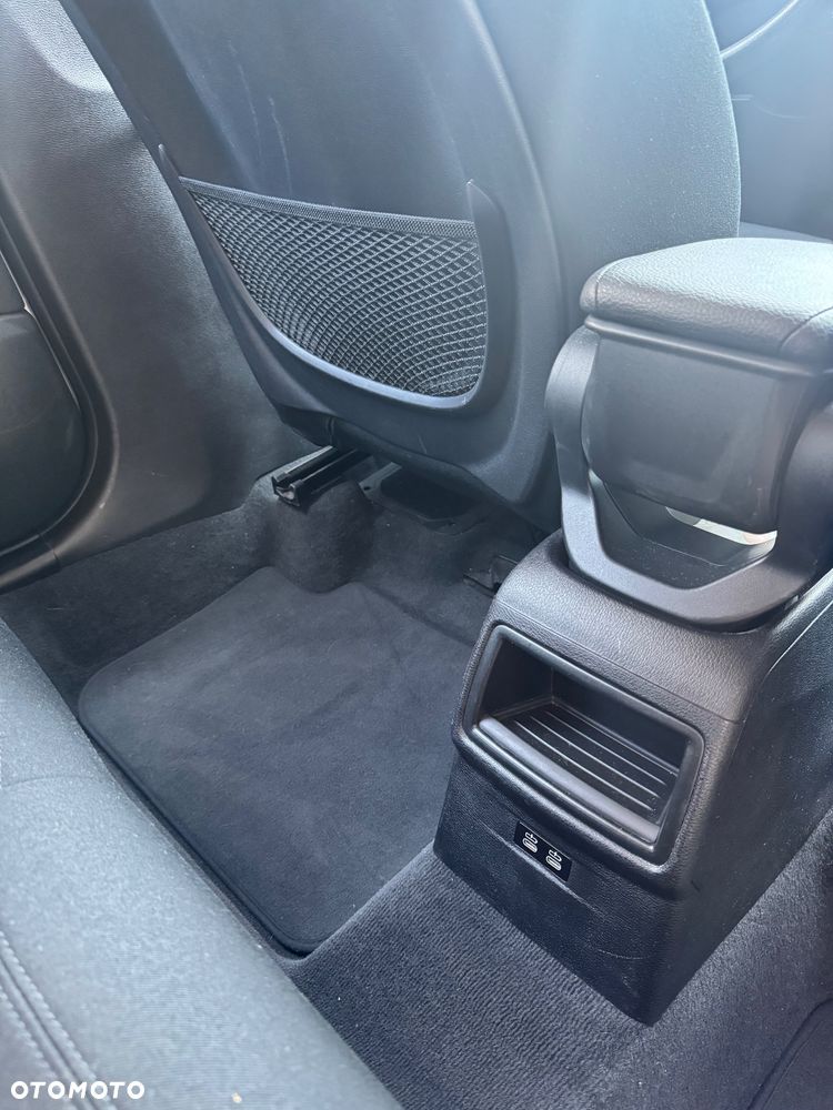 BMW X1 sDrive18i - 13