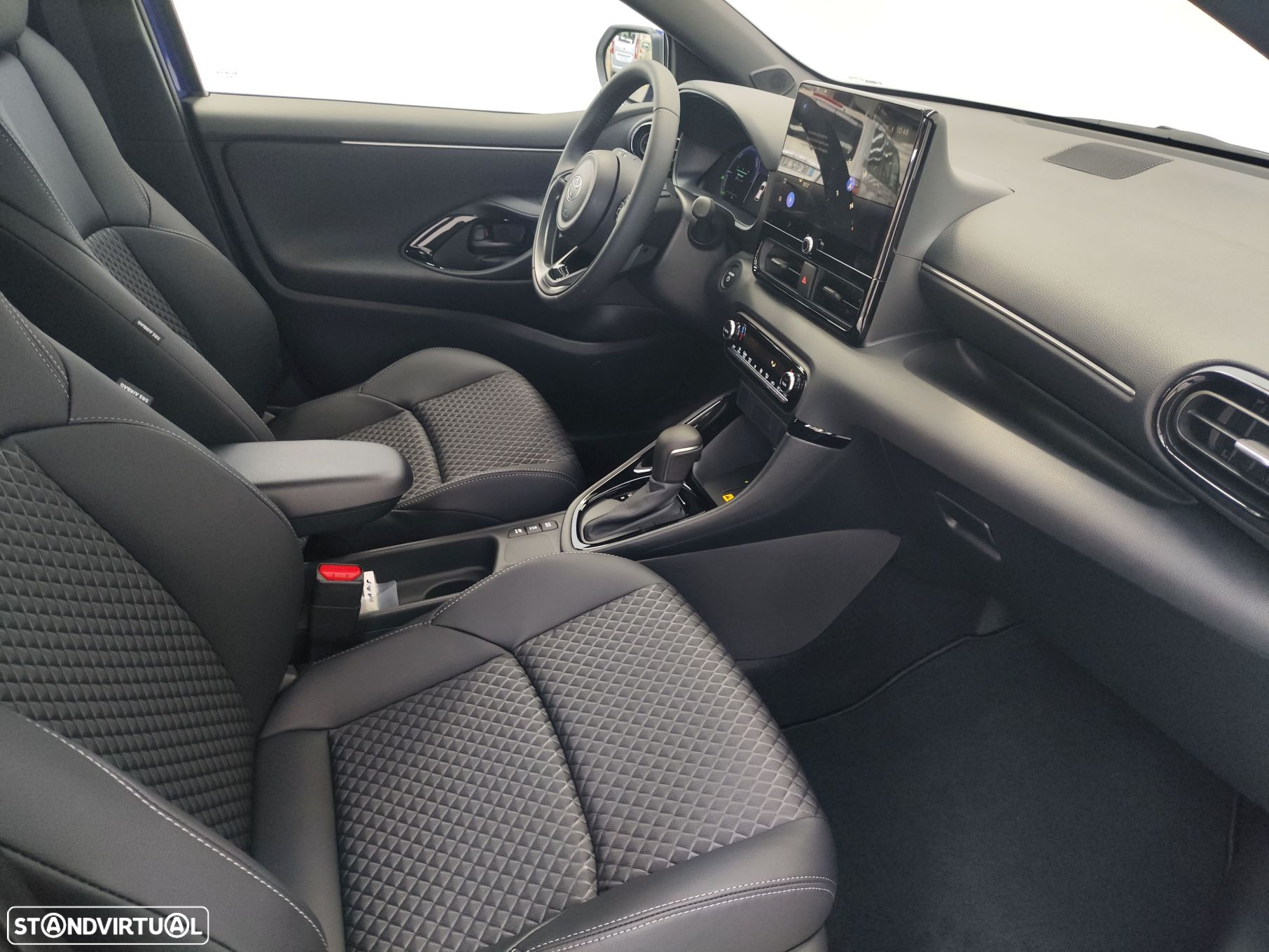 Toyota Yaris 1.5 HDF Luxury - 6