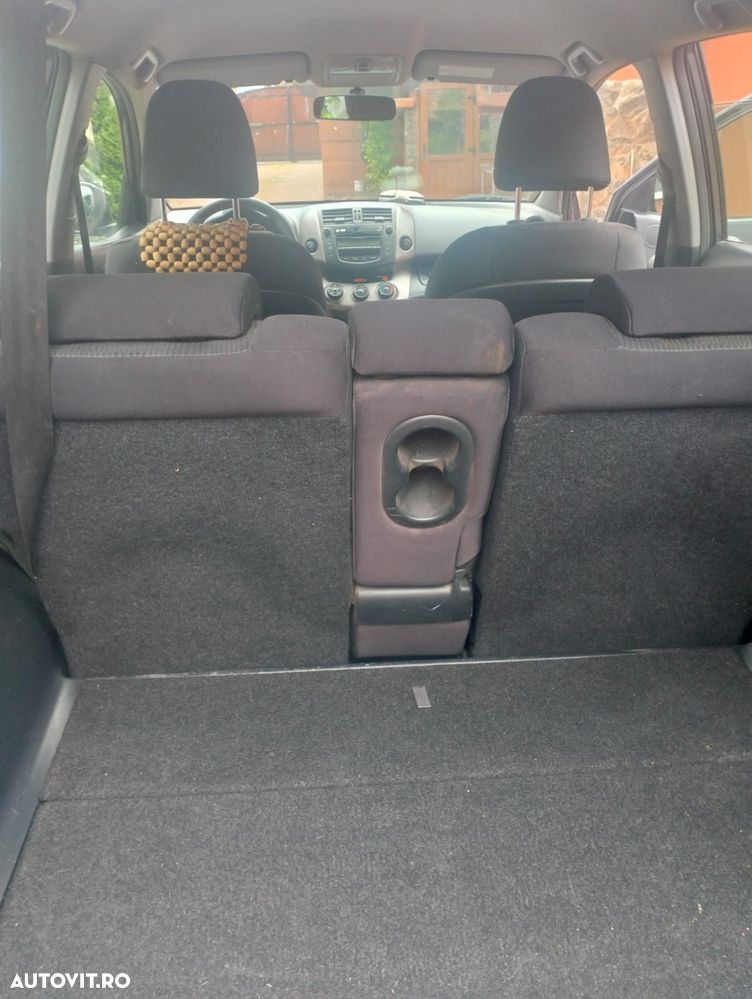 Toyota RAV4 - 7