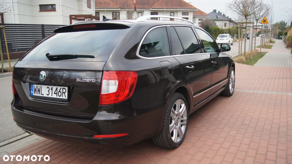 Skoda Superb 2.0 TDI Elegance DSG - 4