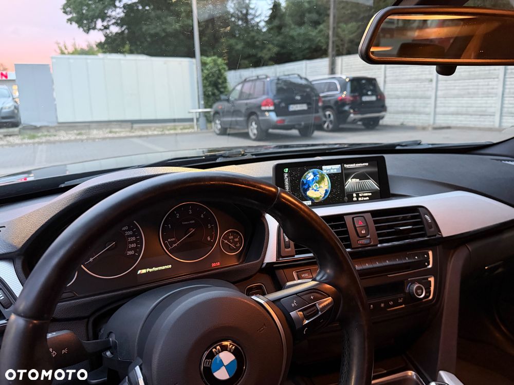 BMW Seria 3 318d - 11