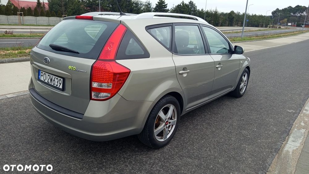 Kia Ceed 1.4 Comfort + - 5