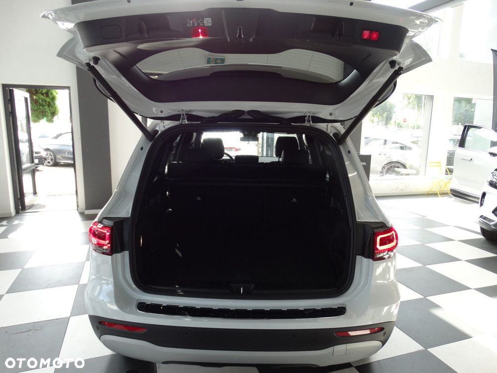 Mercedes-Benz GLB - 36