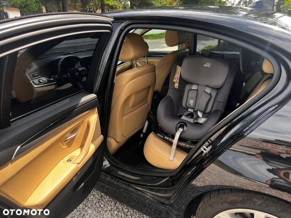 BMW Seria 5 520d xDrive - 9