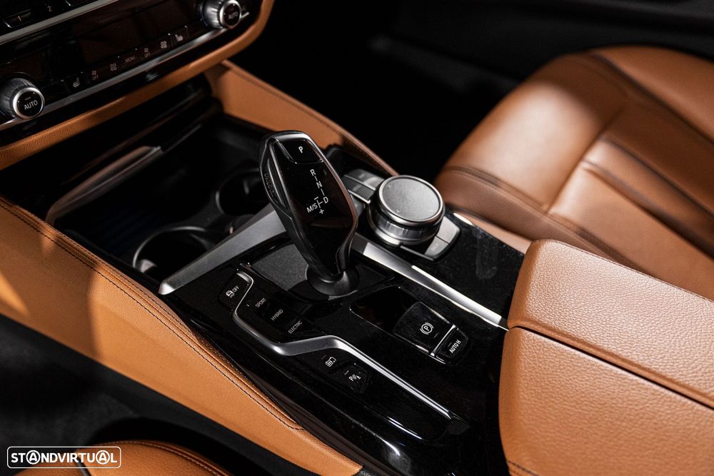 BMW 520 e Line Luxury - 23