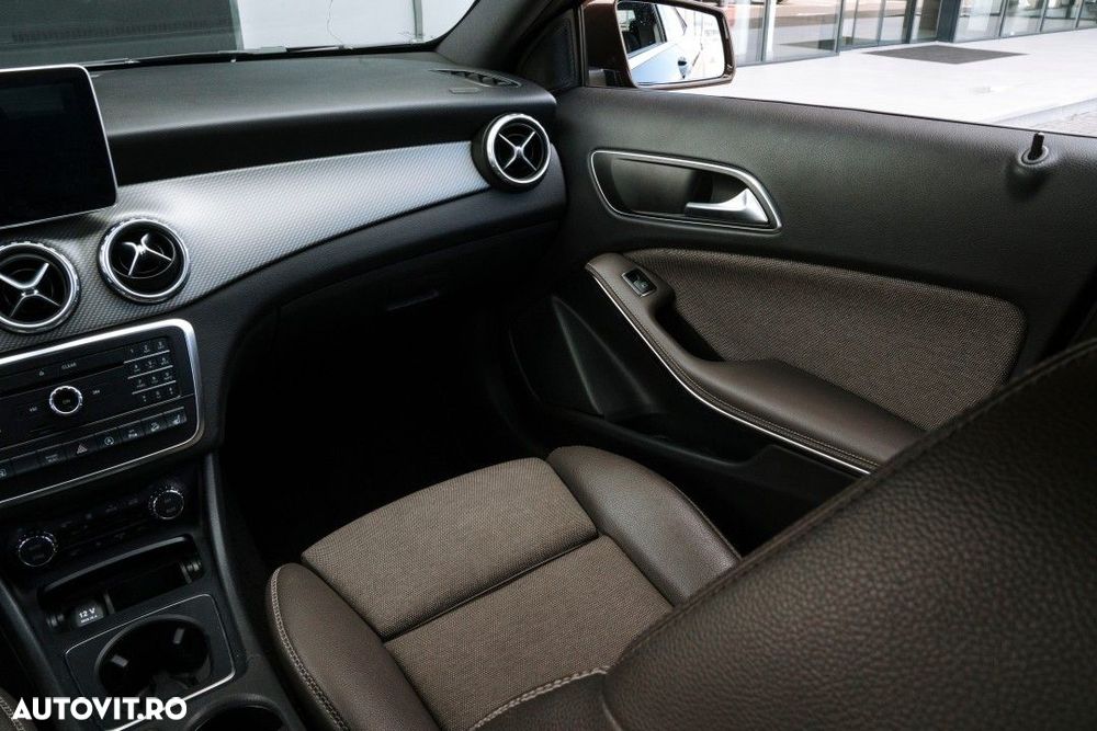 Mercedes-Benz GLA - 10