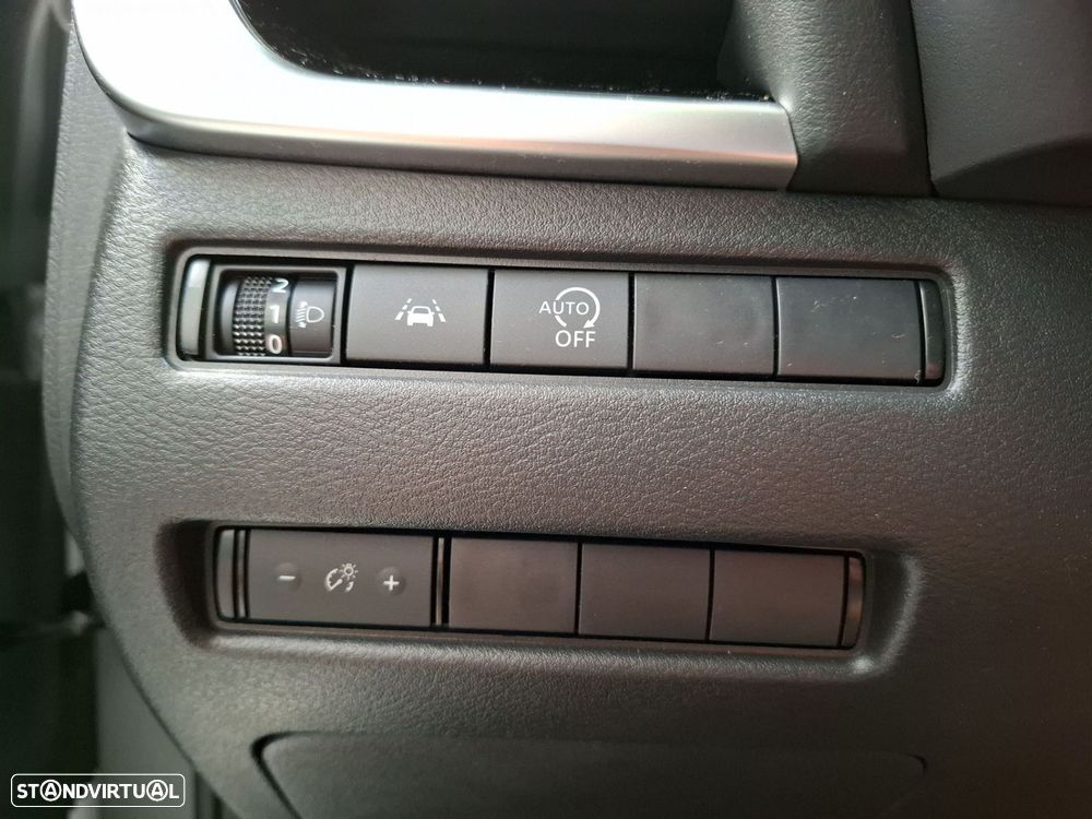 Nissan Qashqai 1.3 DIG-T N-Connecta LED+TT+SKY Xtronic - 21