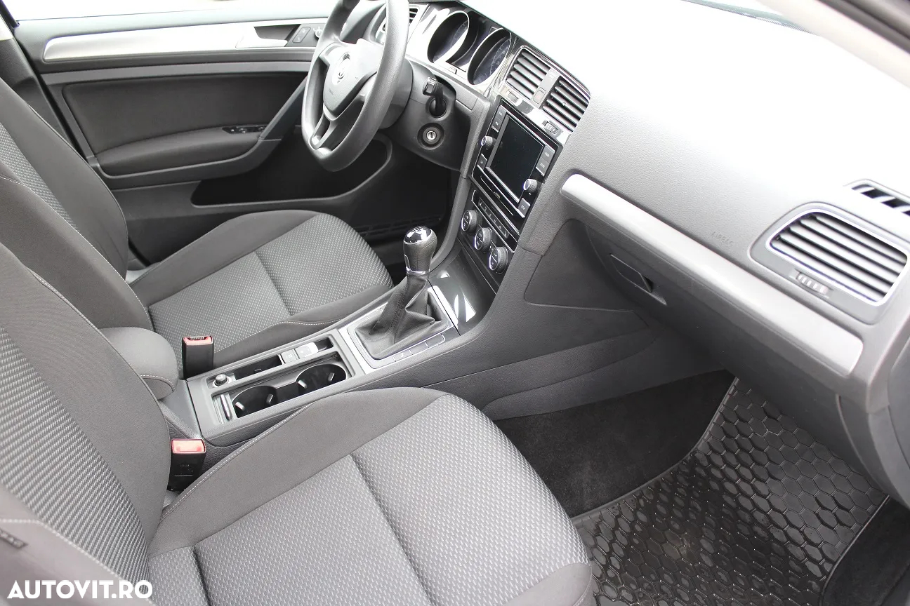 Volkswagen Golf 1.6 TDI Trendline - 12