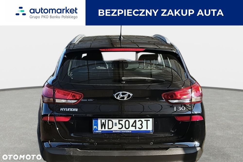 Hyundai i30 1.6 D Classic + - 9