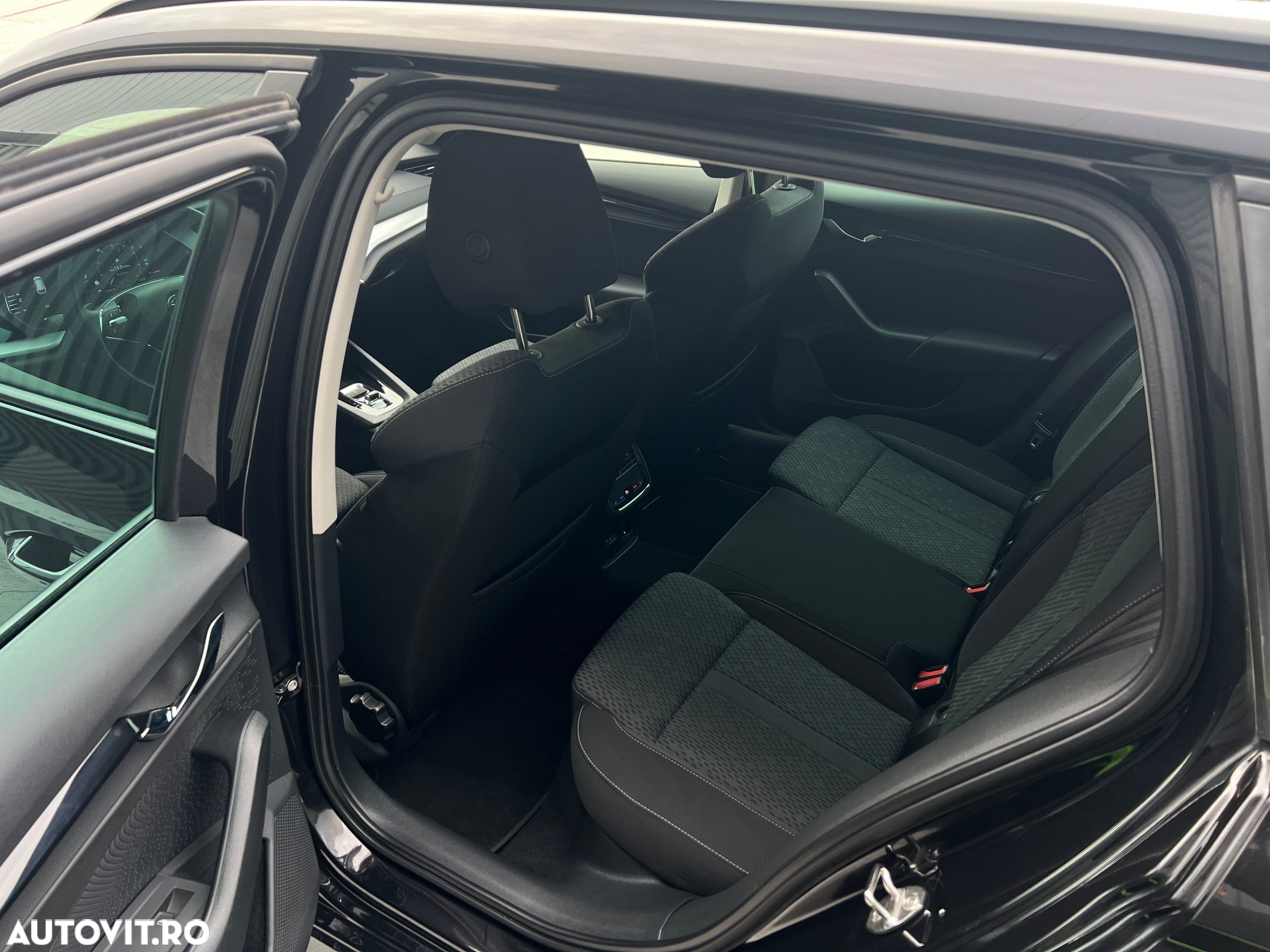 Skoda Octavia Combi 2.0 TDI DSG Clever - 7
