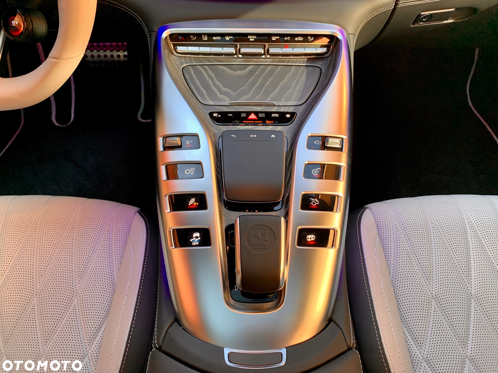 Mercedes-Benz AMG GT 53 4Matic+ Coupe Speedshift TCT 9G Sonderedition - 31