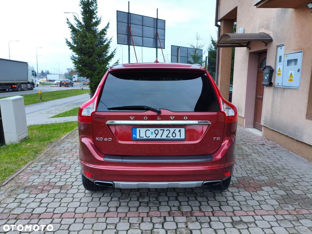 Volvo XC 60 T5 AWD Geartronic Momentum - 8