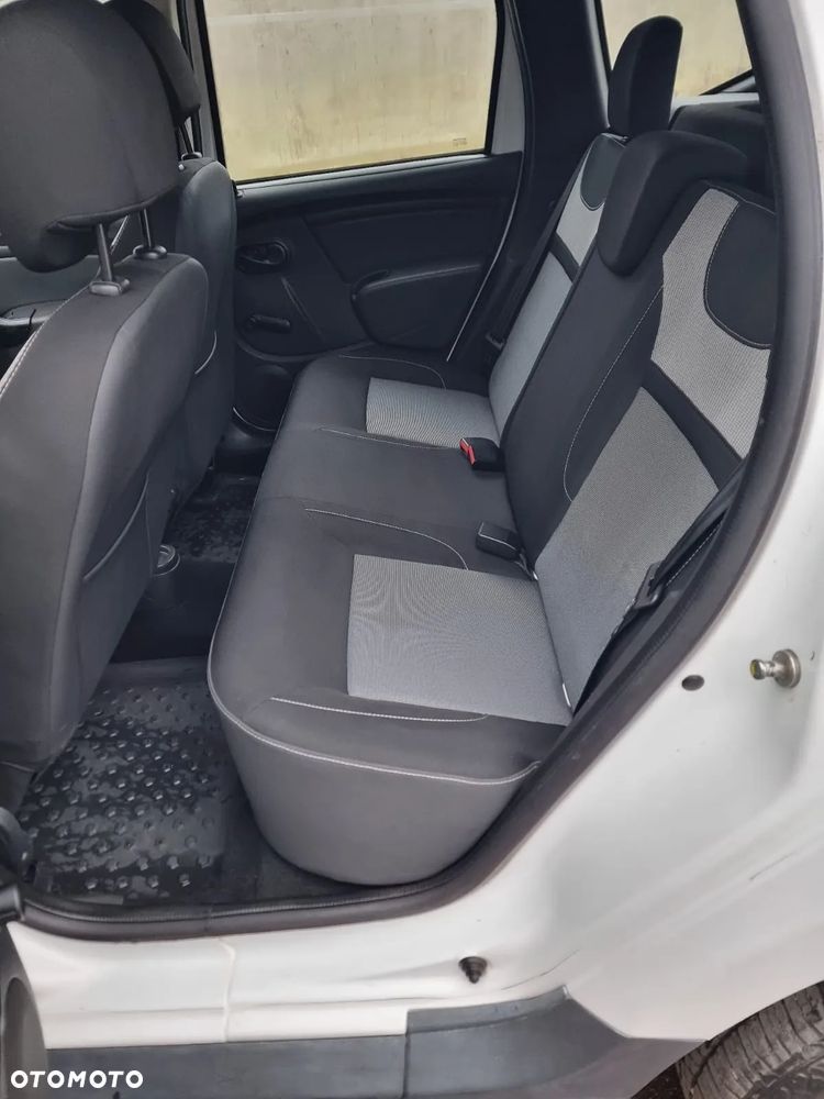 Dacia Duster 1.6 SCe Laureate S&S - 10