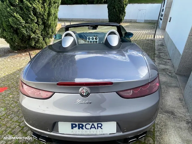 Alfa Romeo Spider - 37