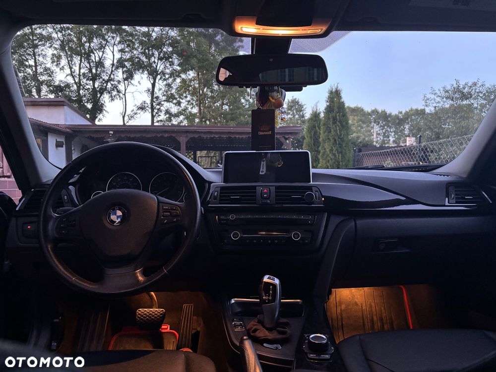 BMW Seria 3 328i - 7