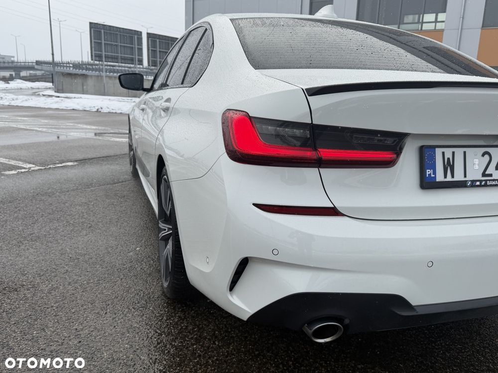 BMW Seria 3 330e M Sport sport - 31