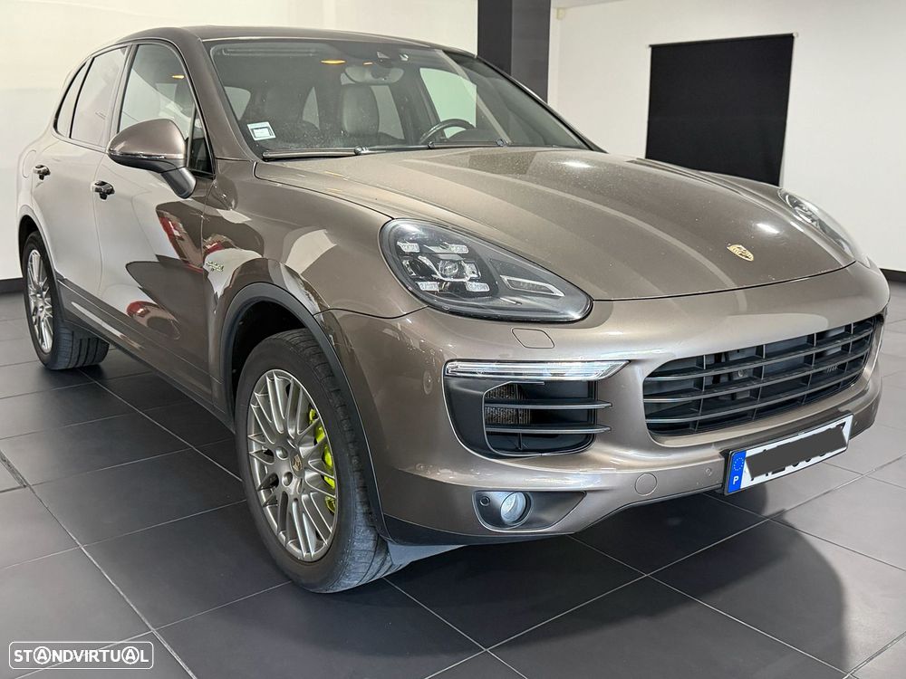 Porsche Cayenne S - 2