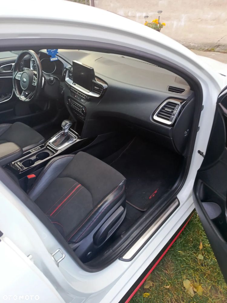 Kia ProCeed 1.6 T-GDI GT DCT - 19