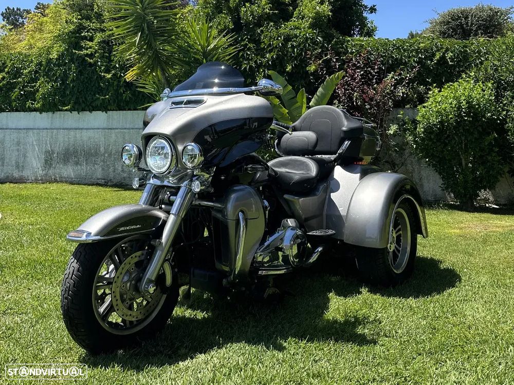 Harley-Davidson FLHT - 5