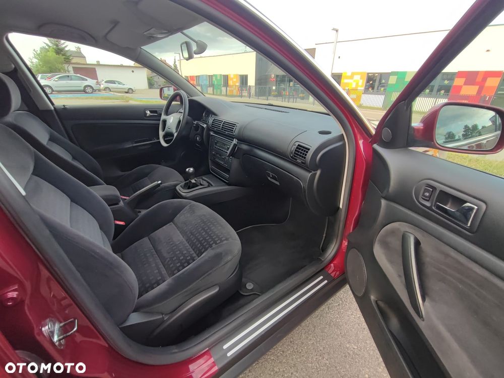 Volkswagen Passat 1.8T Trendline - 16