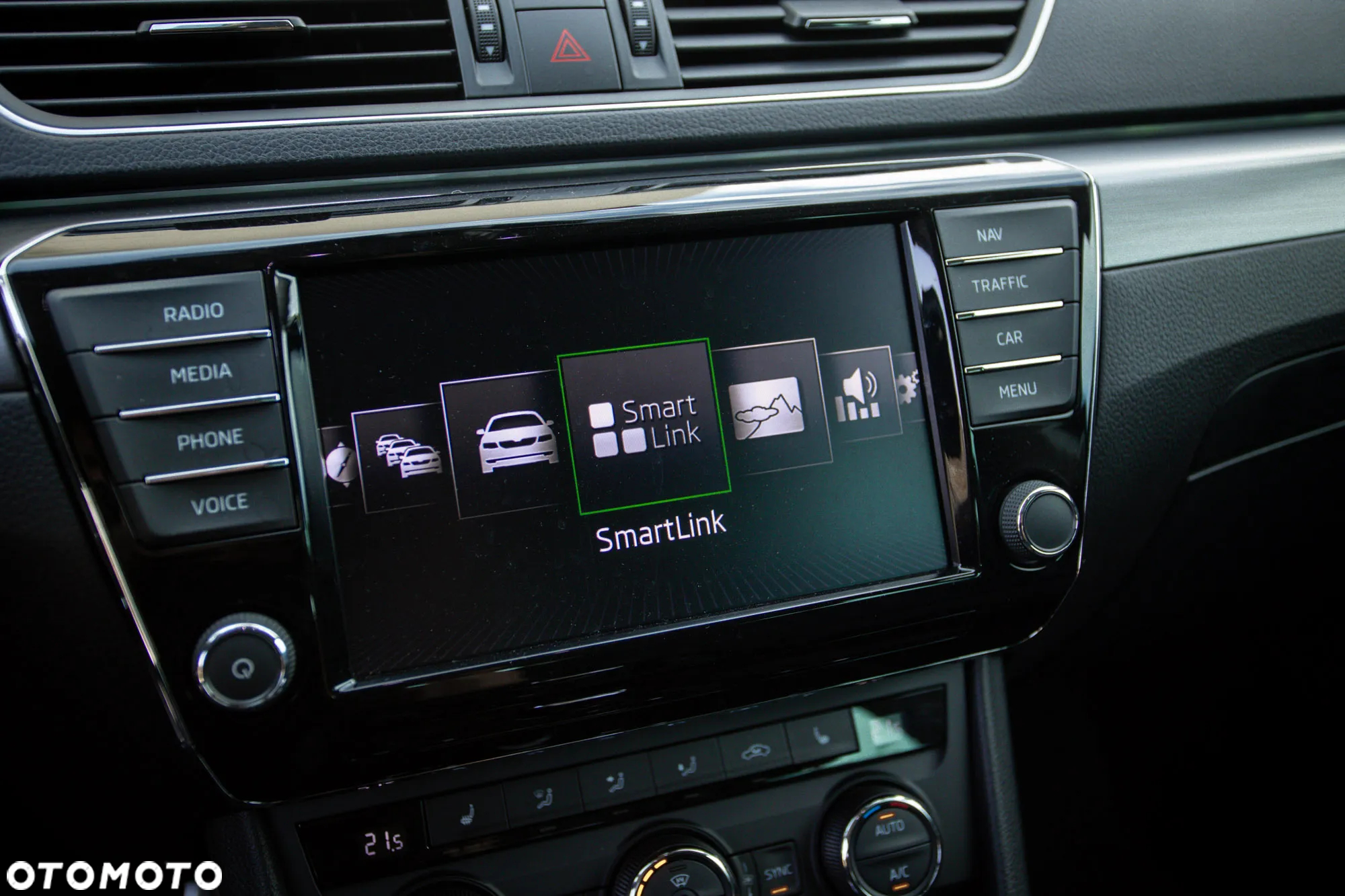 Skoda Superb 2.0 TDI DSG L&K - 34