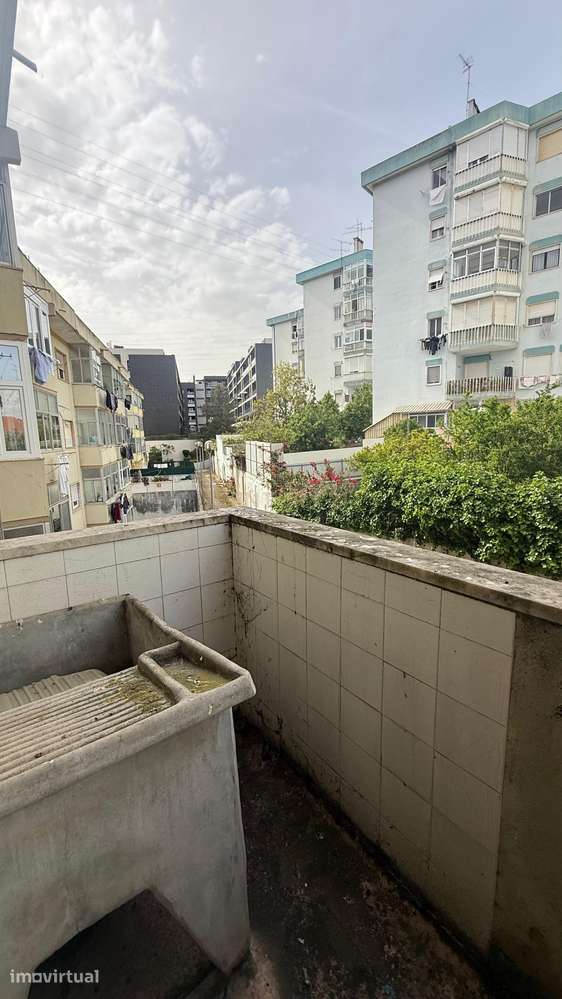 Apartamento T2 para recuperação em Sacavém - Grande imagem: 5/18