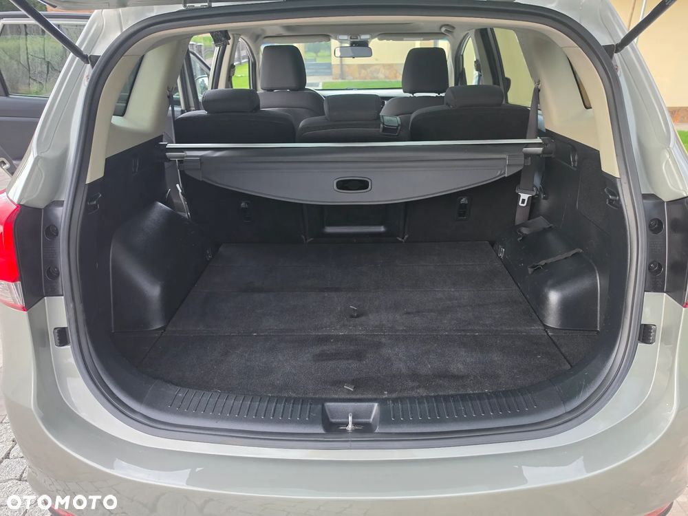 Kia Carens 1.7 CRDi 115 Dream-Team Edition - 35