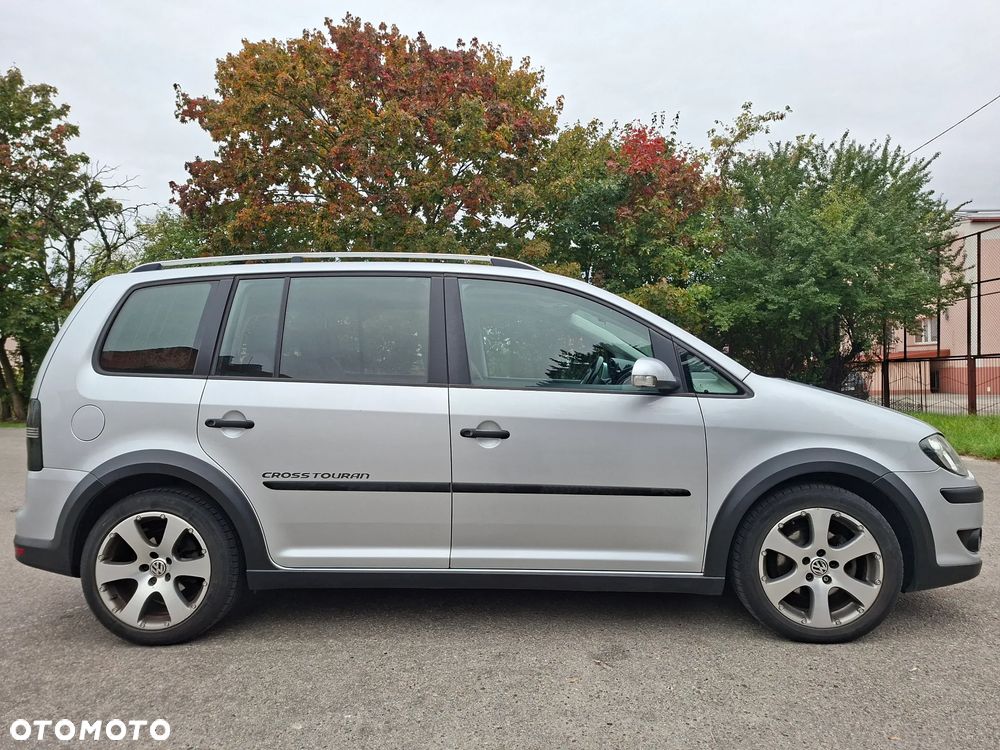 Volkswagen Touran - 3
