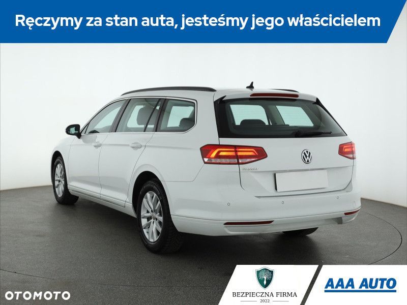 Volkswagen Passat - 5