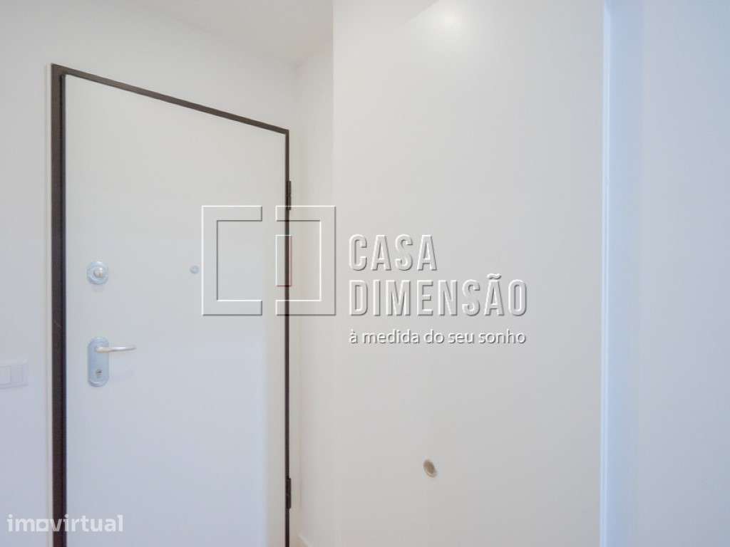 Apartamento de tipologia T2, mobilado e equipado em Benfica!! - Grande imagem: 4/31