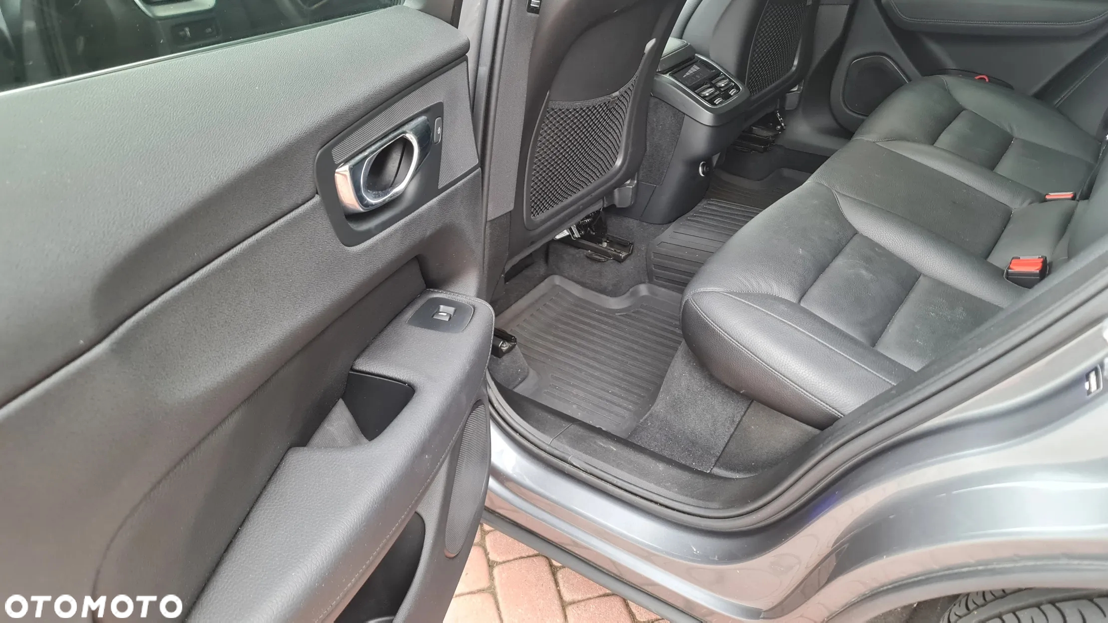 Volvo XC 60 T6 AWD Geartronic Inscription - 11