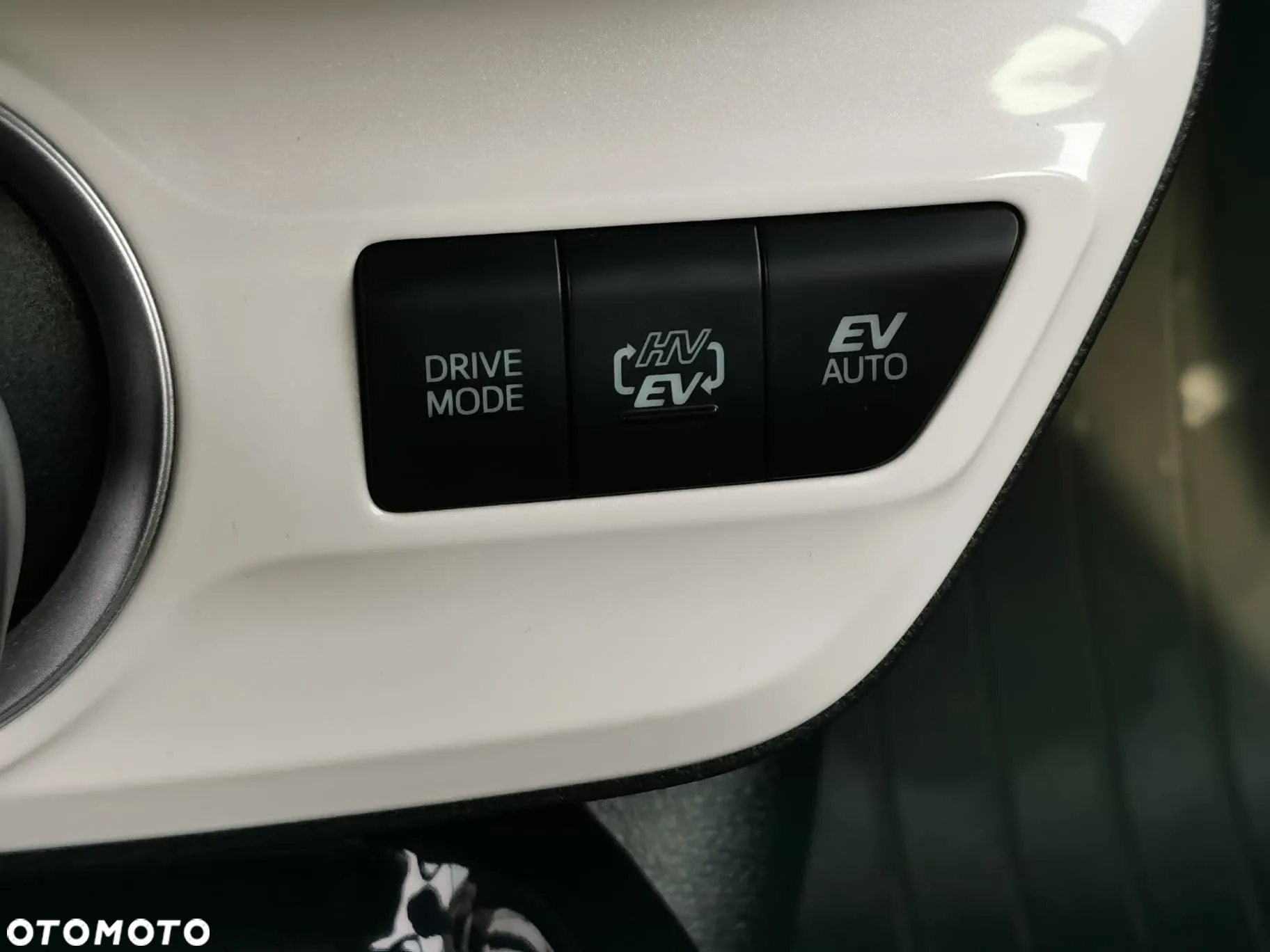 Toyota Prius Plug-in (Hybrid) Comfort - 33