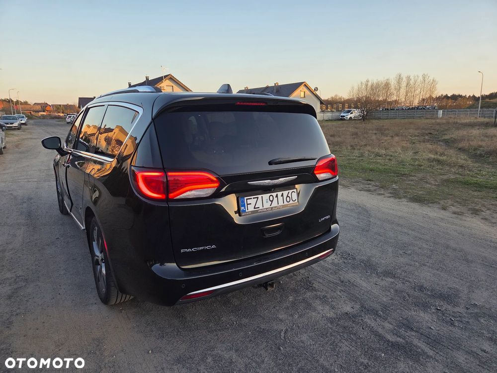 Chrysler Pacifica - 9