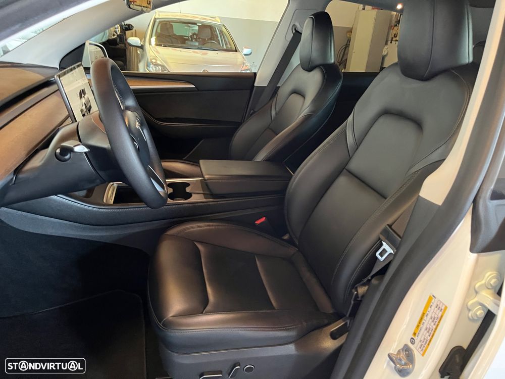 Tesla Model Y Long Range Dual Motor AWD - 16