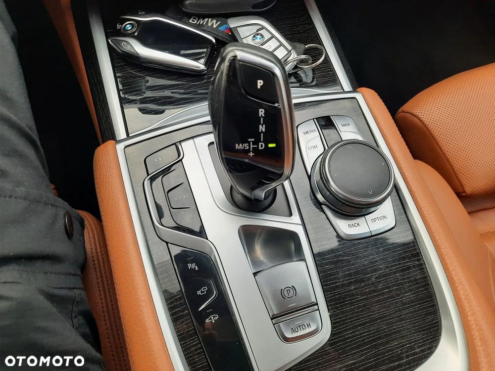 BMW Seria 7 730d xDrive - 39