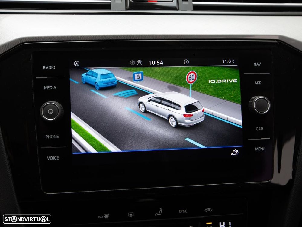 VW Passat Variant 2.0 TDi Business - 31